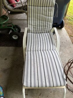 FREE heavy duty lounge chair with cushion