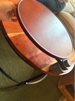 Cup holder table