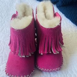 Baby pink ugg boots 