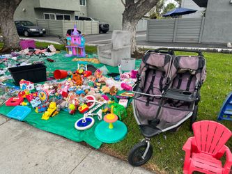 Yard Sale Saturday 06/27 7:00am to 11:00am