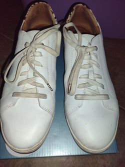 Aetrex White Snakeskin Accent Sneakers size 10
