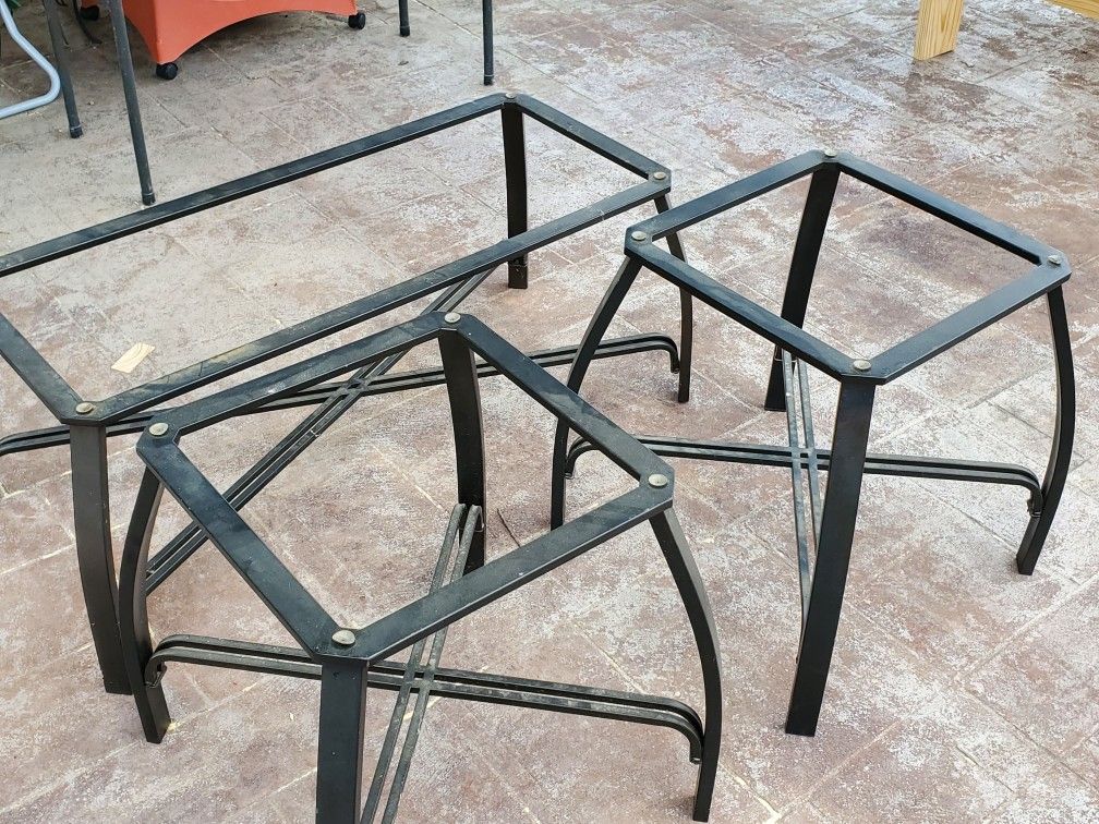 Coffee and end tables with glass tops