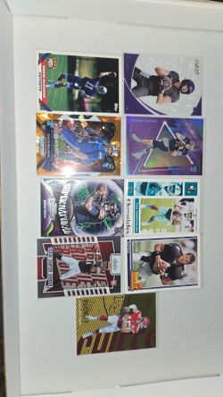 NFL Quarterbacks Football Trading Cards Lot of 9 Mahomes, Farve,