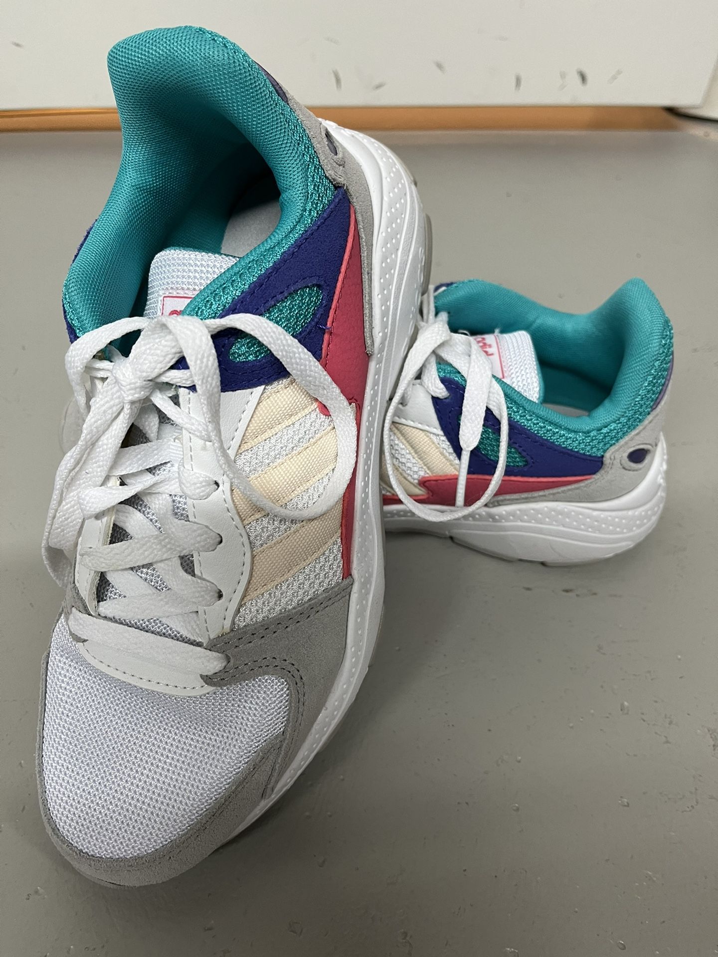 Ladies Adidas Crazy Chaos Brand New Sneakers Size 6.5
