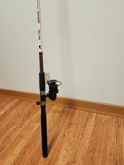 Ugly Stick Pole With okuma ceymar reel 7ft 15-30lb Action Medium Heavy is good condition