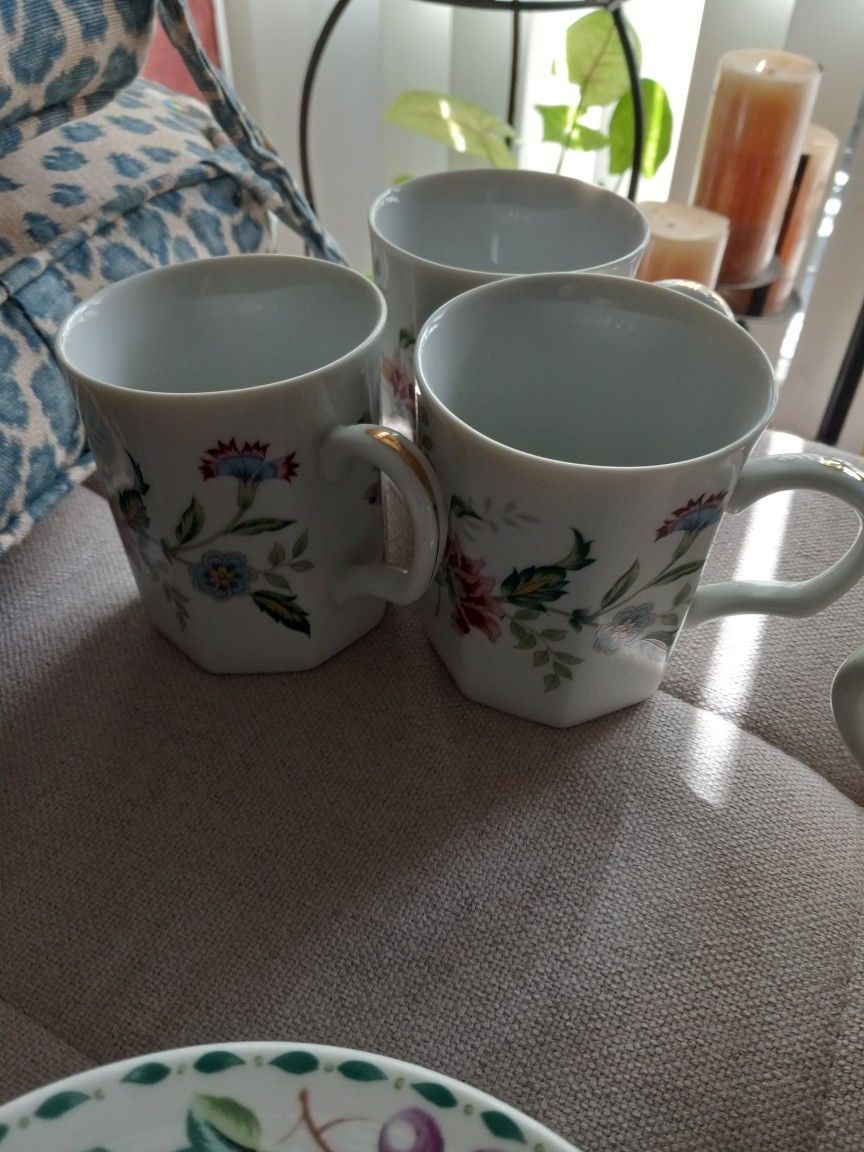 Andrea  Sadek,  Floral  VINTAGE Coffee  Cup