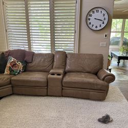 Large Leather Chase Couch Electric Recliner 