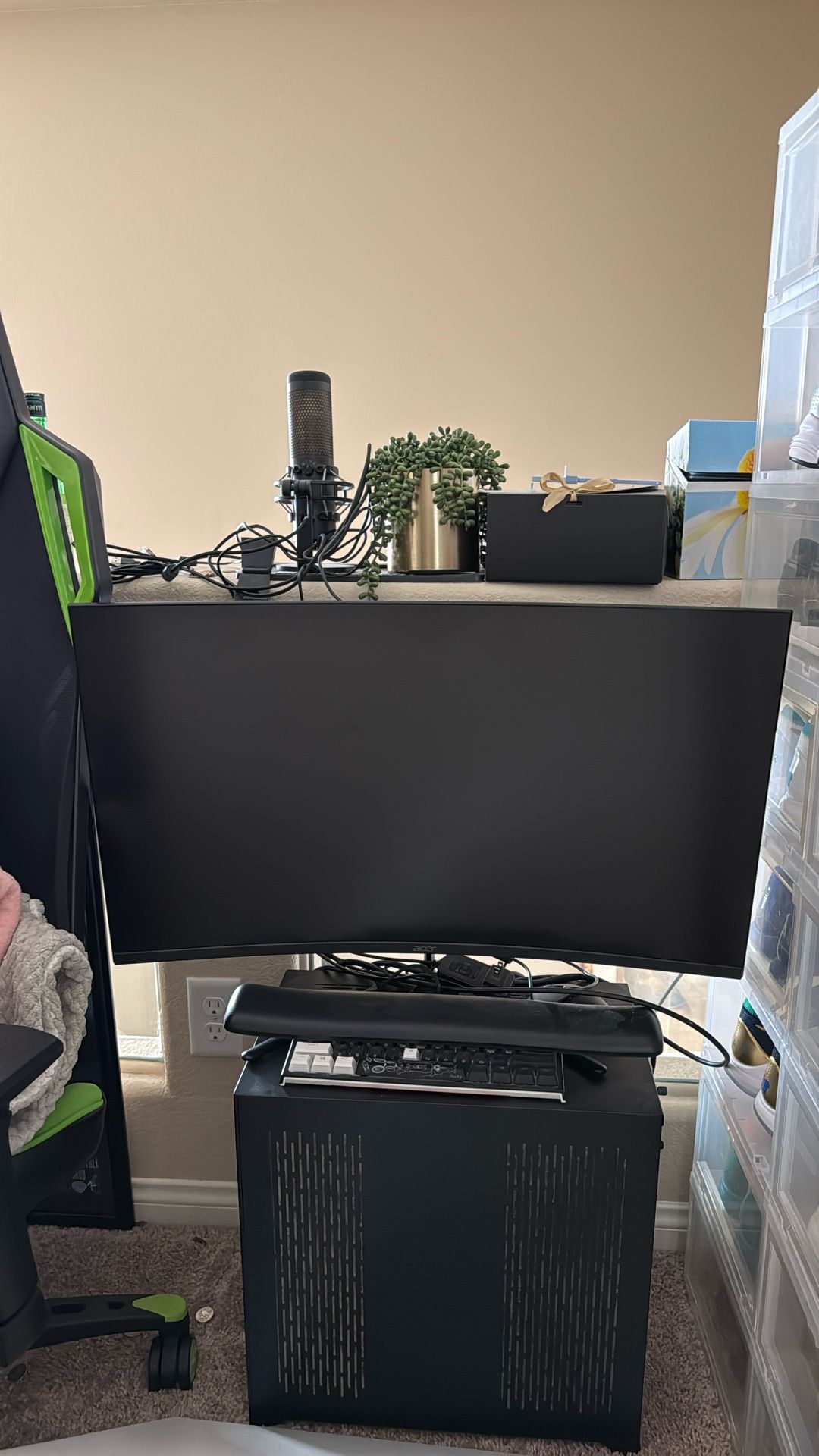 32" Curved 240 HZ Acer Monitor