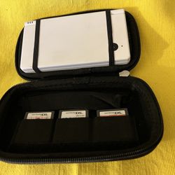 Nintendo DSi Game Console Polar White Original Box Manual & 3 Game Cartridges 