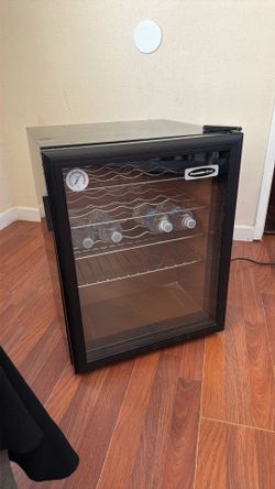 Mini fridge