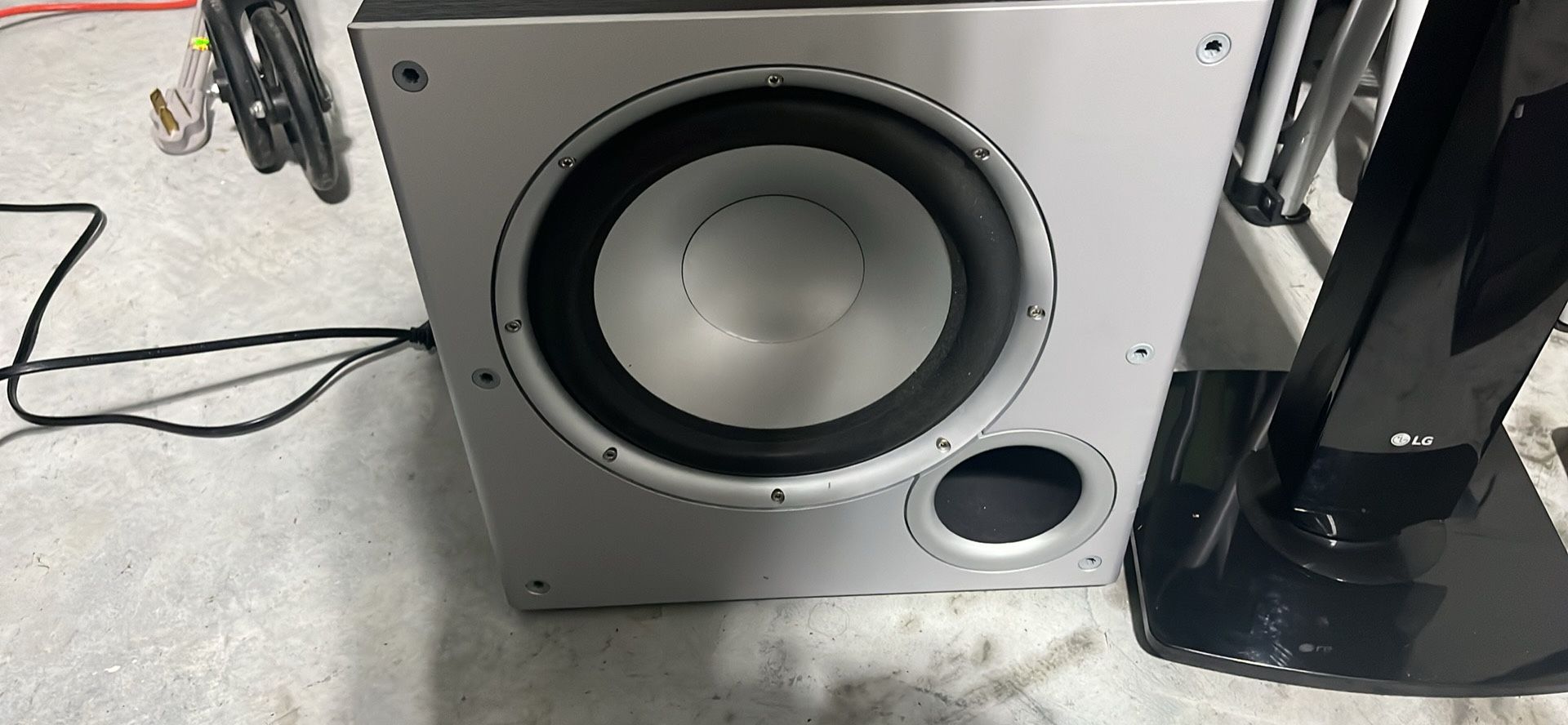 Polk Audio Powered Subwoofer 