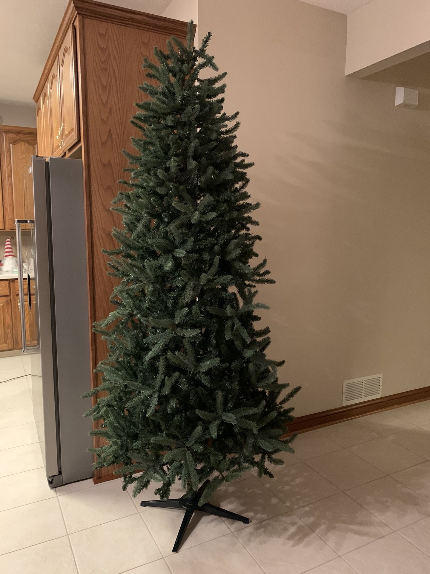 7’ Unlit Christmas Tree.