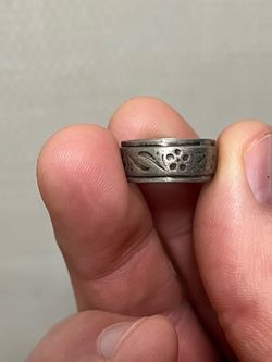 Vintage Sterling Silver Band w/ Floral Motif