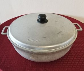 Big  Imusa Cooking  Pot Caldero.