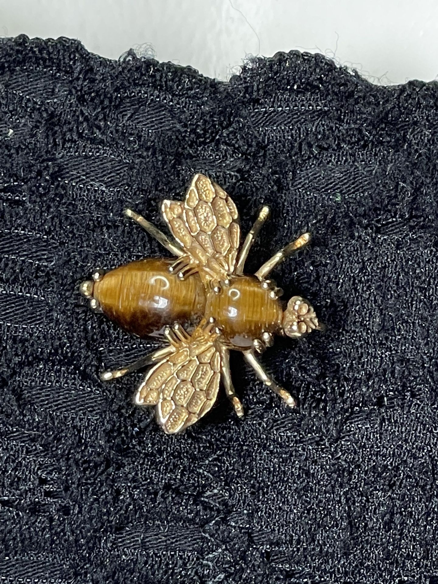 10KT Yellow Gold Tigers Eye Honey Bee Brooch / Pin