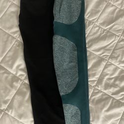 Gymshark & Doyoueven Women’s Leggings Bundle – Size Small (2 Pair) 