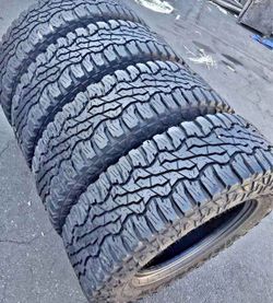275/70/18 Goodyear Tires con 80% de vids las 4