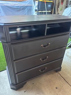 Dark brown dresser
