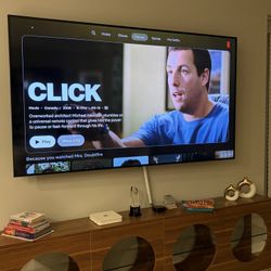 86” LG Smart TV + Wall Mount – Excellent Condition