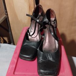 Lord And Taylor Leather Black Heels Size 8