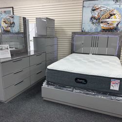 Queen Size Bedroom Set. 🚚WE DELIVER🚚