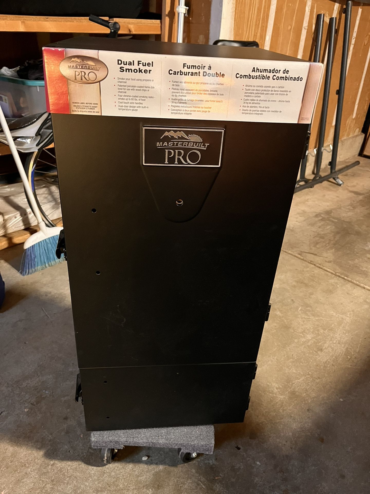 MasterBuilt Pro 33” Smoker- NEVER USED!