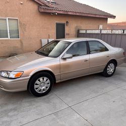 2000 Toyota Camry