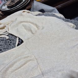 Crop Top Size Large Used Creame Color 