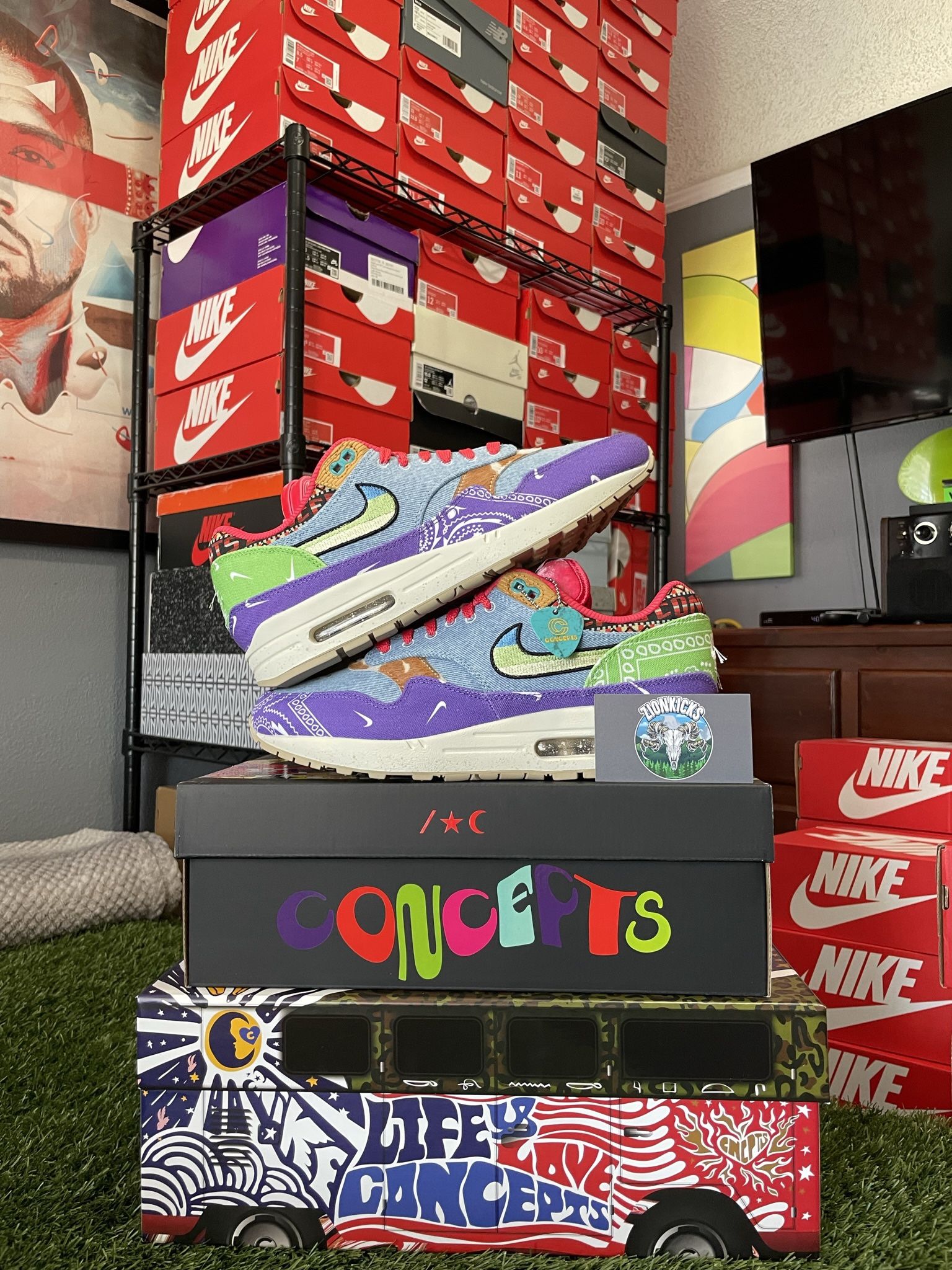 Air Max 1 Concepts Far Out Special Box Size 10.5