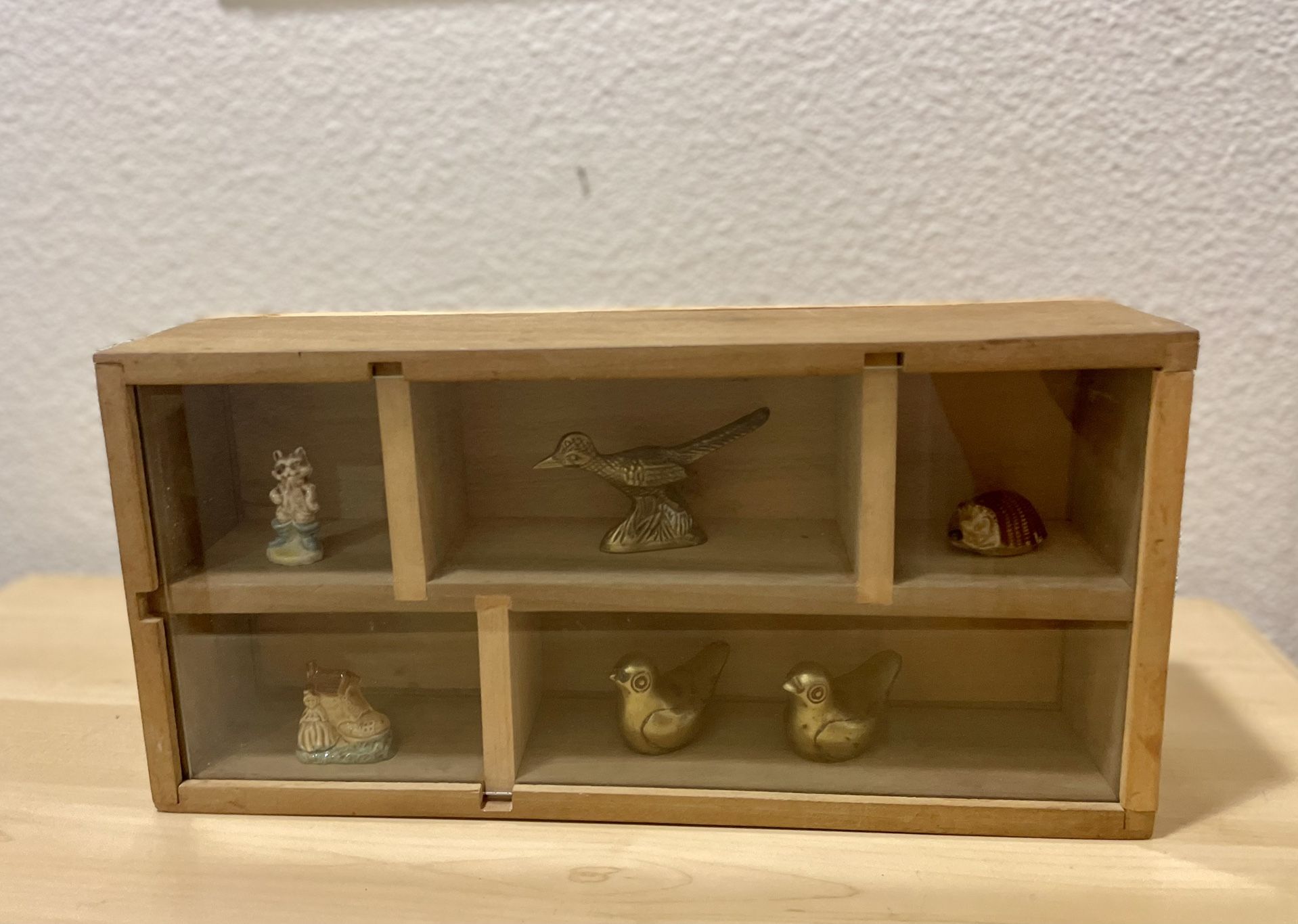 Adorable Wooden Display Cabinet/Curio Cabinet/Organizer Shelf