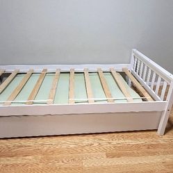 Twin Trundle Bed (no mattresses)