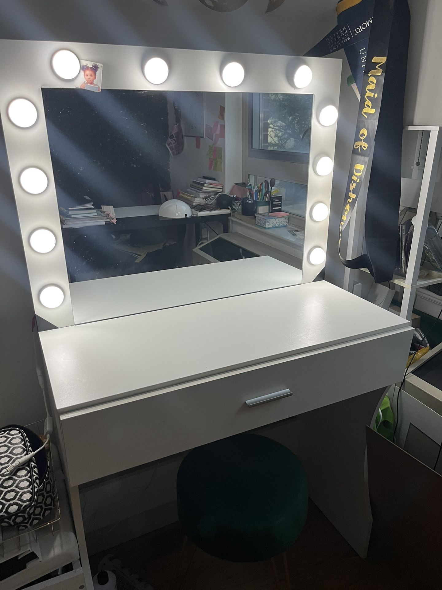 Beautiful quality, almost new vanity