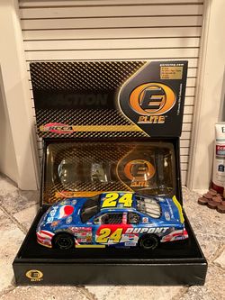 Jeff Gordon #24 DuPont Pepsi Daytona 2002 Monte Carlo Elite 1:24