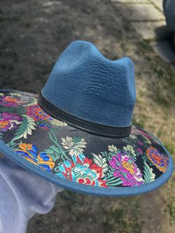 Teal/blue embroidered mexican hat
