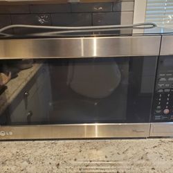 LG Large Counter Top Microwave Great Condition 