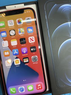 Apple iPhone 12 64GB Black Unlocked for all carriers . Like new out of box no scratch on front and back clean phone