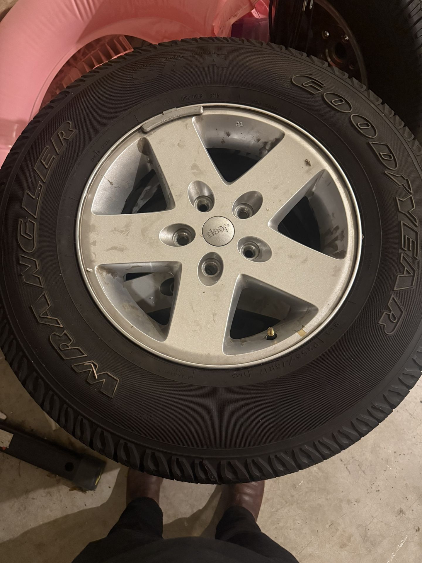 5 Brand new Jeep Wrangler tires (255/75R17)