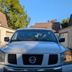 2005 Nissan Armada