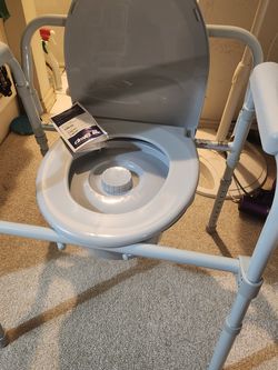 Portable comode