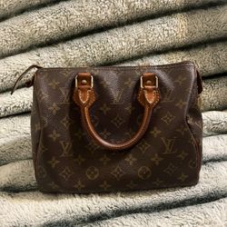 Authentic Vintage Louis Vuitton Speedy 25