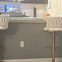 Barstool Set Barely Used 
