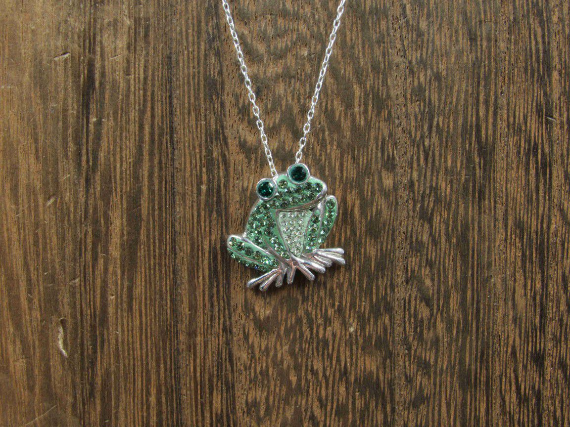 18" Sterling Silver Green Crystal Frog Pendant Necklace Vintage