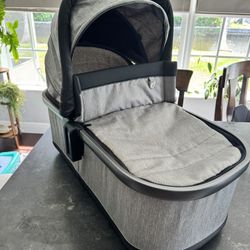Peg Perego bassinet 