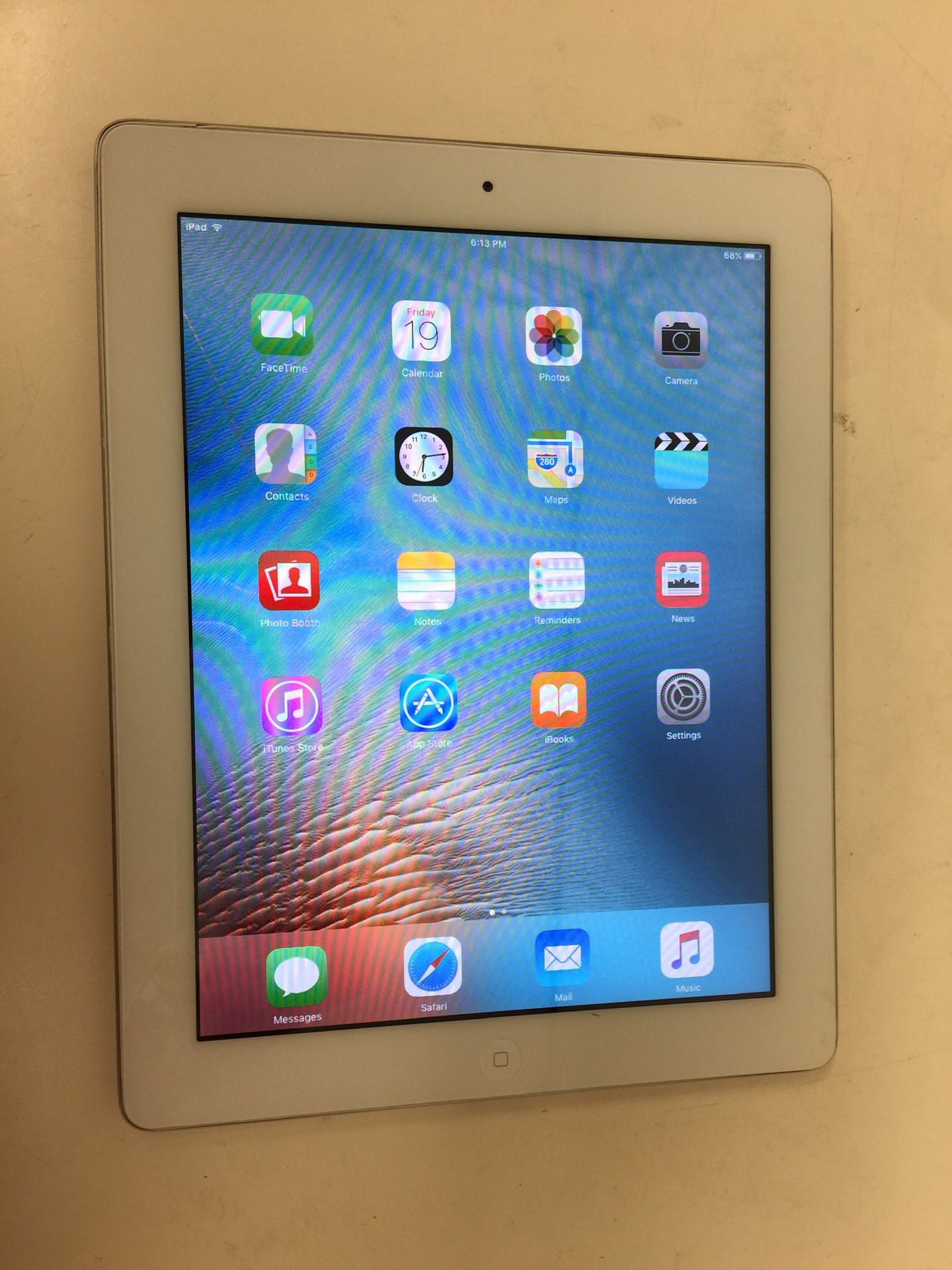Apple ipad 2nd gen 32gb wifi with charger