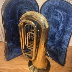 Yamaha YBB 321 4 Valve Tuba w/Case