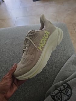Hoka Clifton size 10 Athletic Shoe