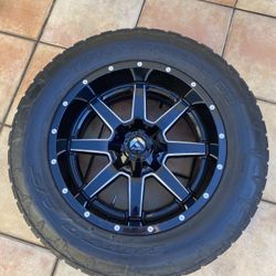 Set of Fuel rims and tires 