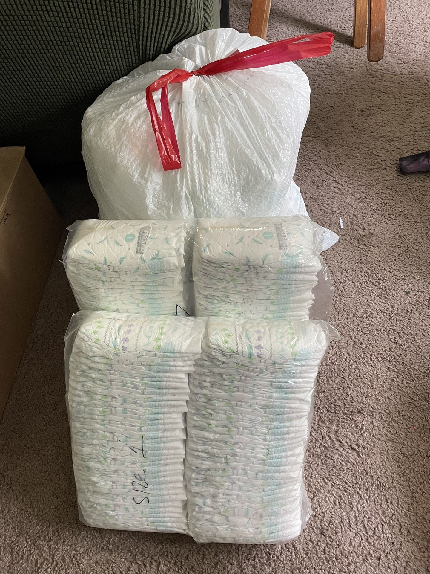 250 OG Kirkland Diapers Size 1