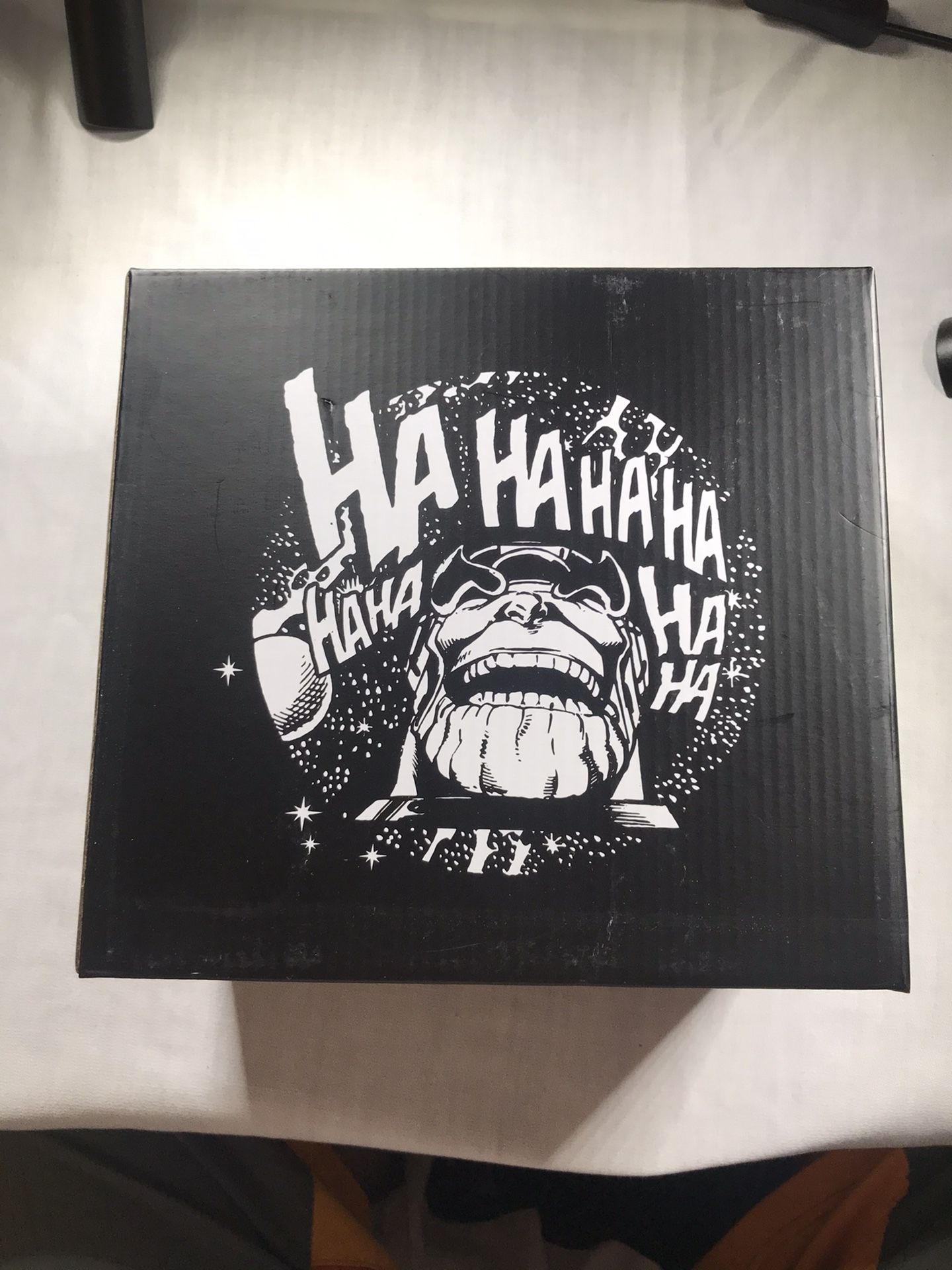 Loot crate Thanos Bookend