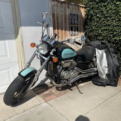 Honda Magna 750